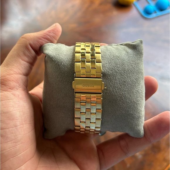 Men’s Guess Gold Watch - Picture 4 of 4